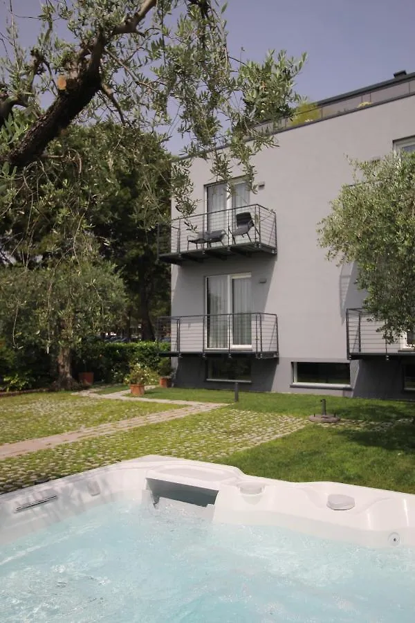 Bed & Breakfast Insula Felix Bed&Breakfast Moniga del Garda Italy